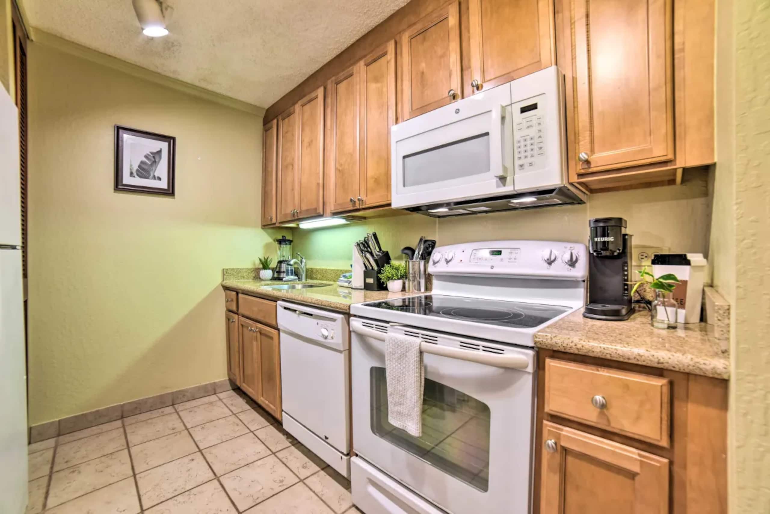 Condo in Lahaina · ★4.73 · 2 bedrooms · 4 beds · 2 baths - Image 19