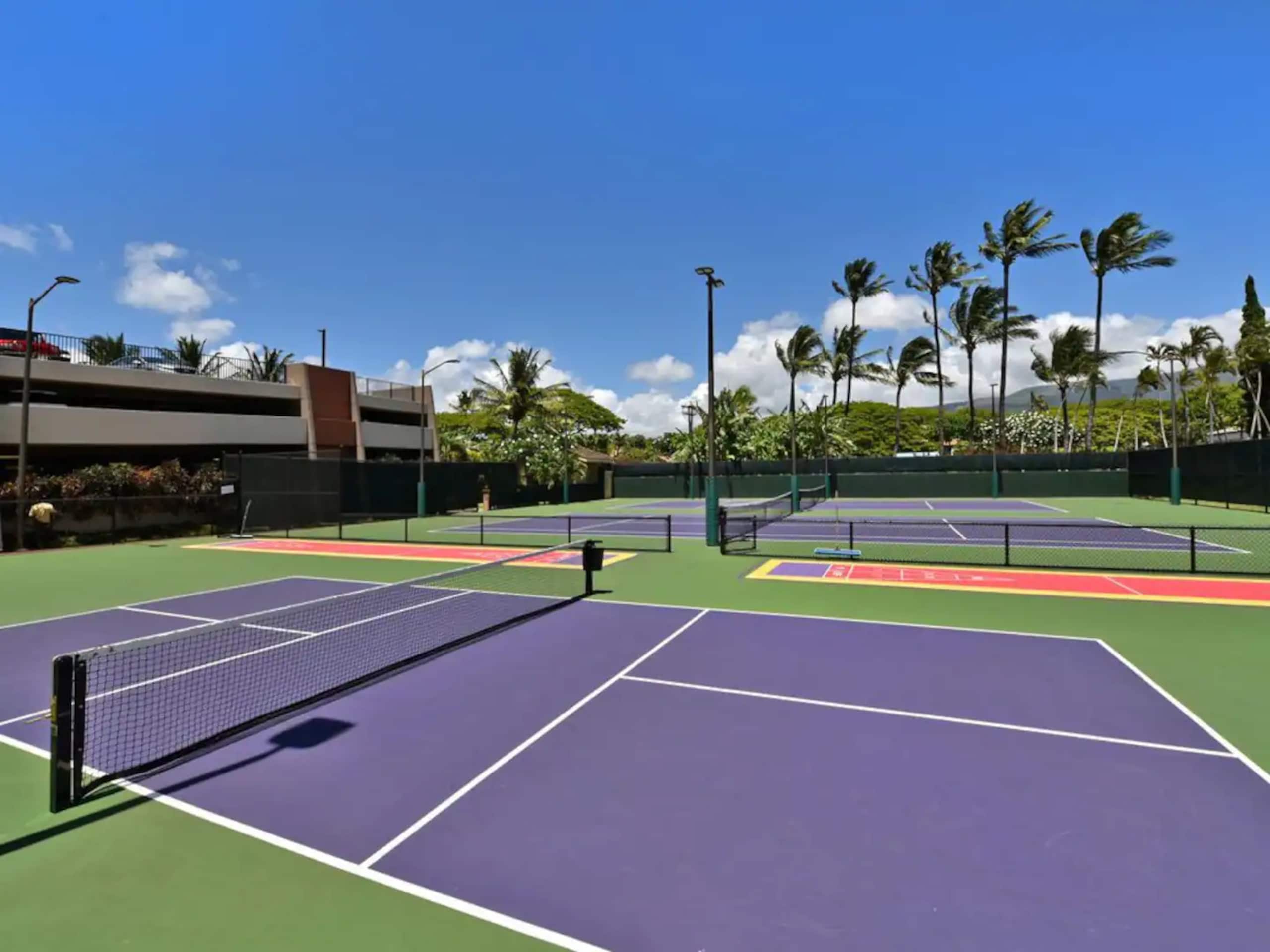 Condo in Lahaina · ★4.73 · 2 bedrooms · 4 beds · 2 baths - Image 40