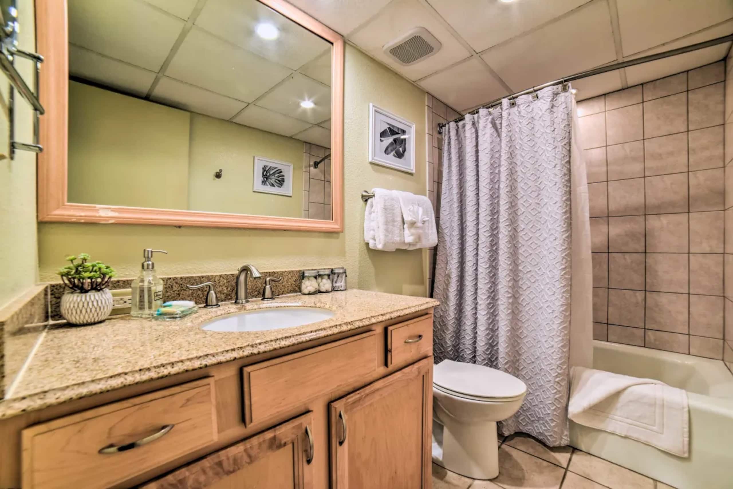 Condo in Lahaina · ★4.73 · 2 bedrooms · 4 beds · 2 baths - Image 26