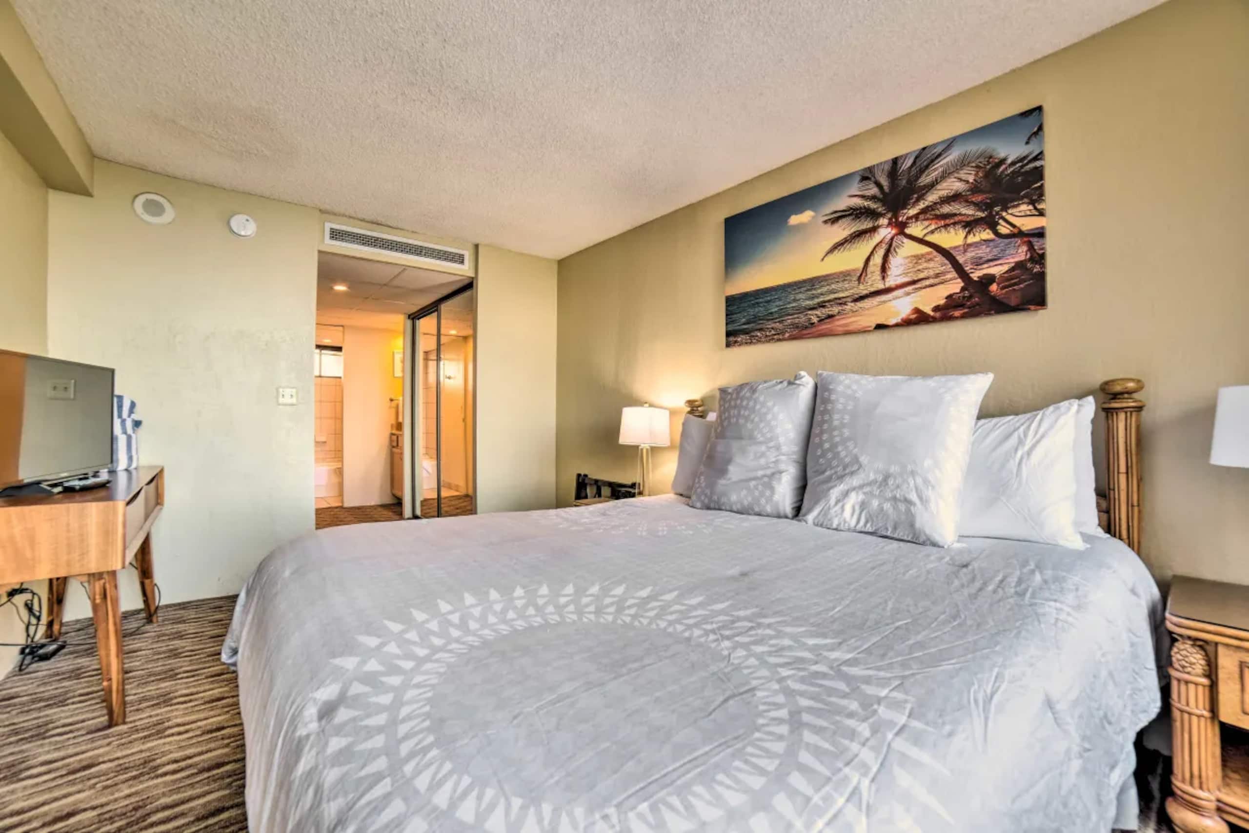 Condo in Lahaina · ★4.73 · 2 bedrooms · 4 beds · 2 baths - Image 25
