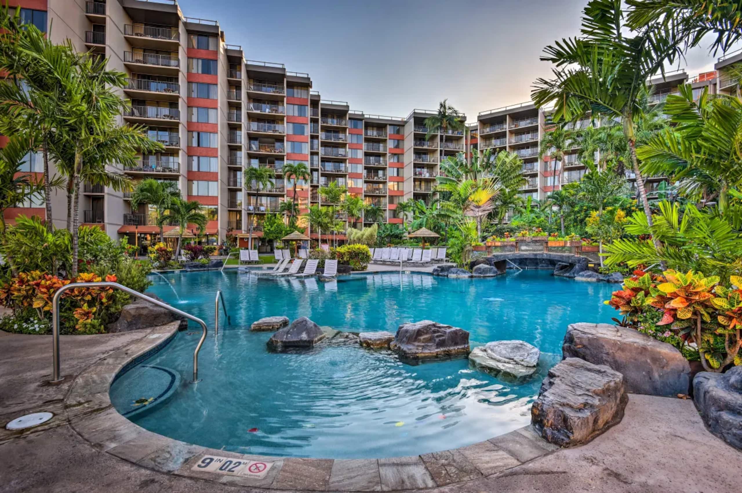 Condo in Lahaina · ★4.73 · 2 bedrooms · 4 beds · 2 baths - Image 1