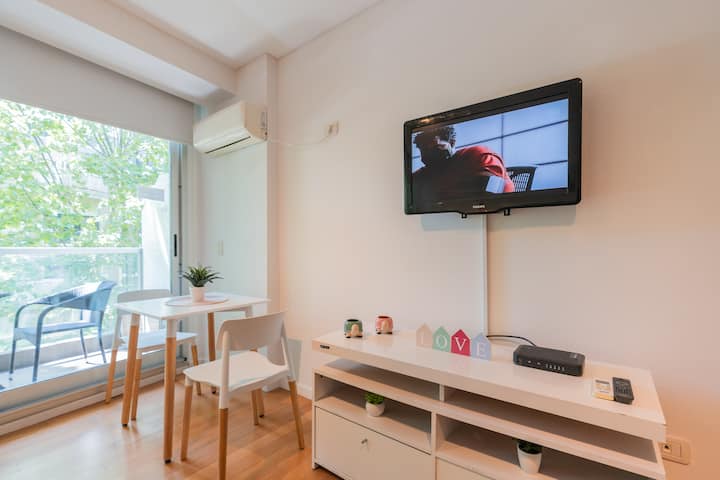 Studio apartment in Recoleta with rooftop pool access