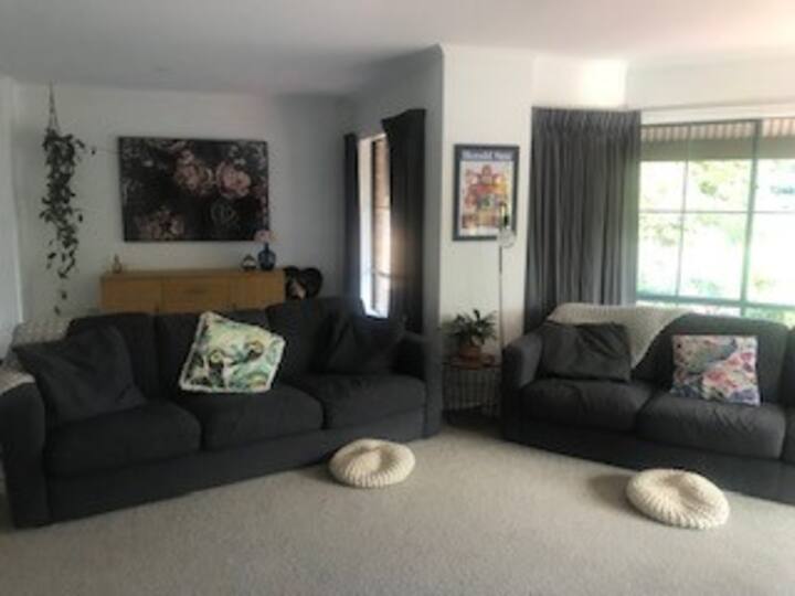 Large 4 Bedroom Home With Pool In Gisborne - Gisborne, Australia