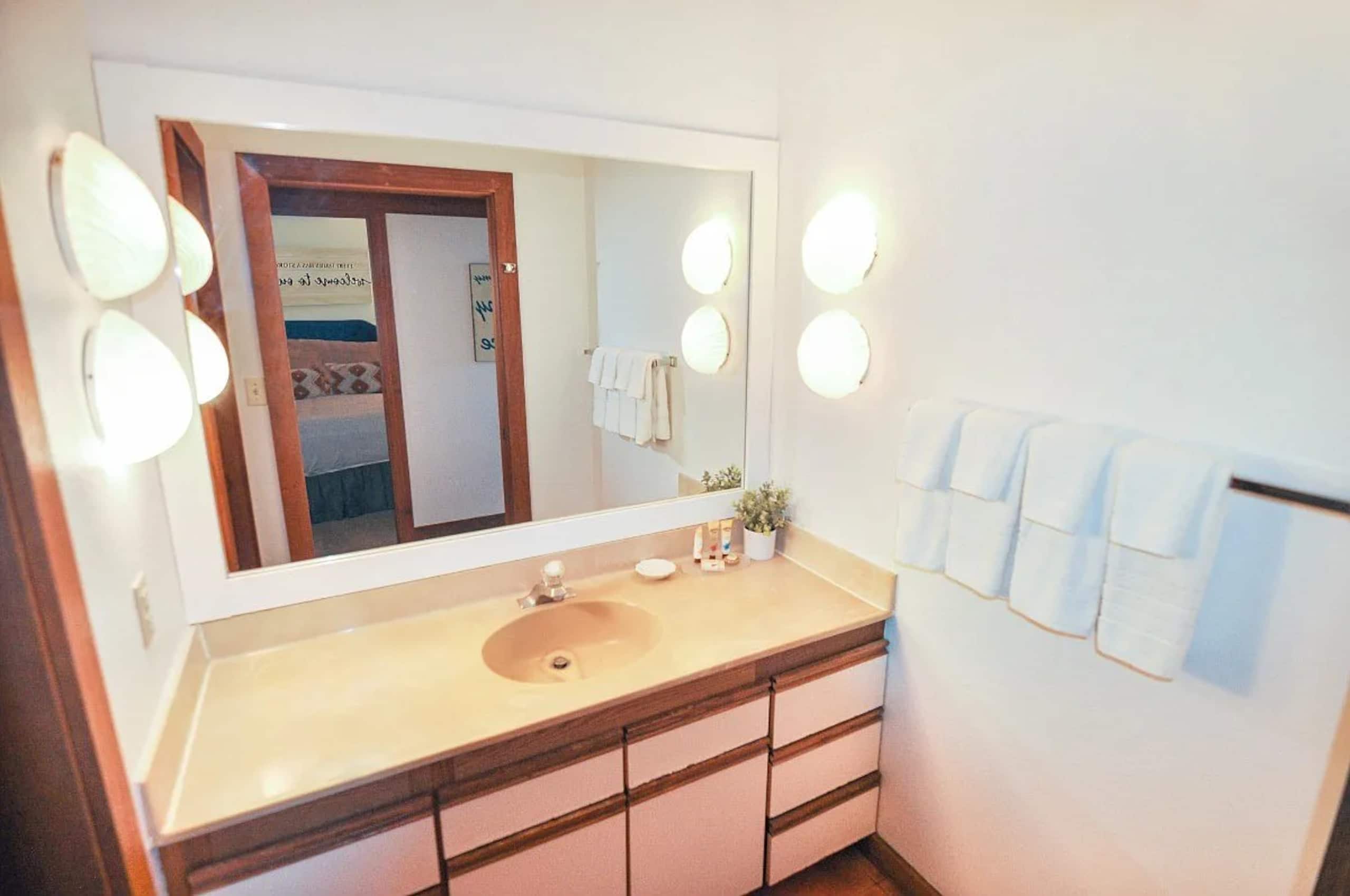 Condo in Koloa · ★4.87 · 1 bedroom · 1 bed · 1 shared bath - Image 12