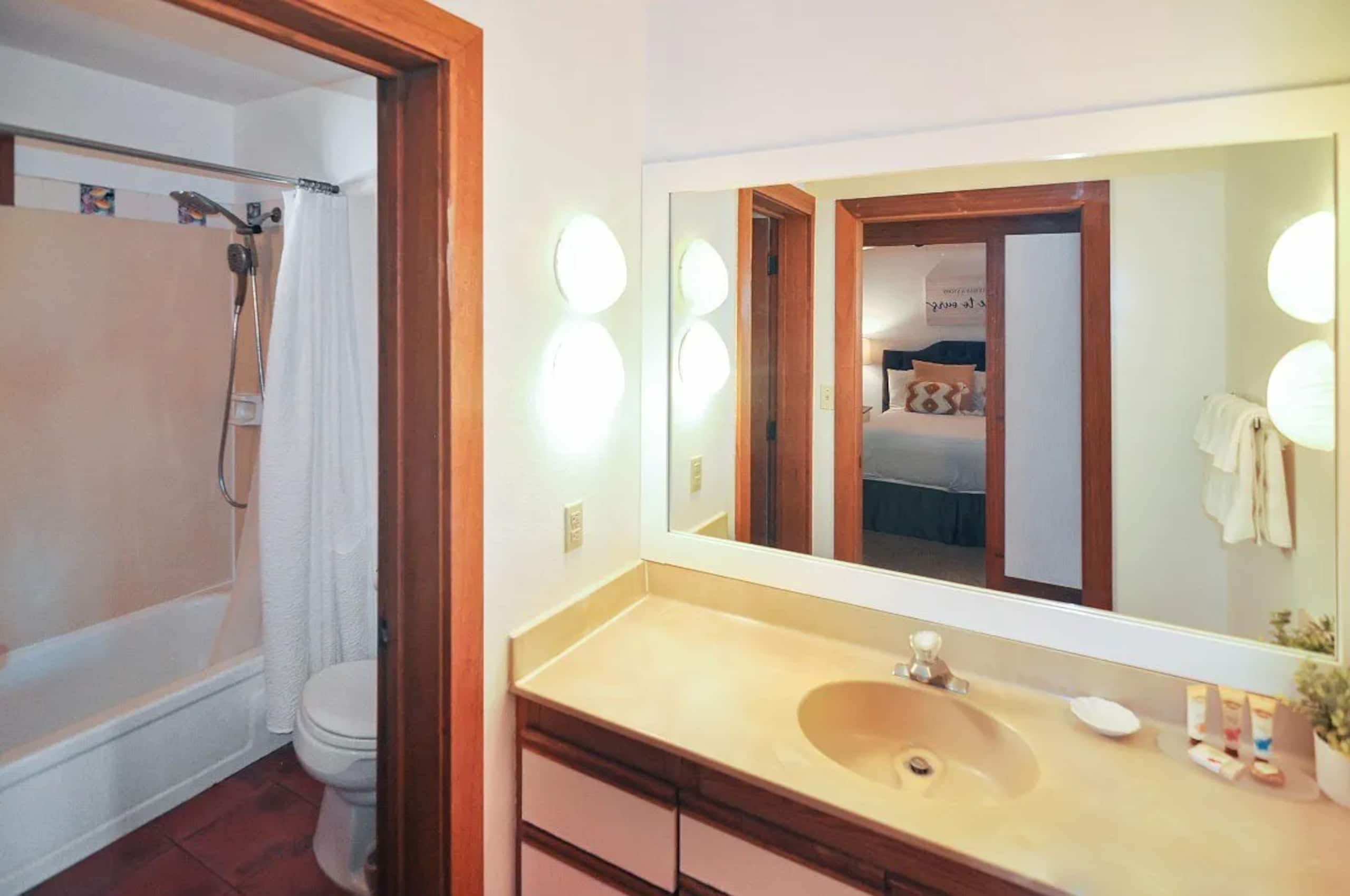 Condo in Koloa · ★4.87 · 1 bedroom · 1 bed · 1 shared bath - Image 11