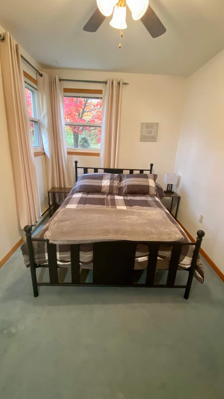 Segundo dormitorio con cama doble