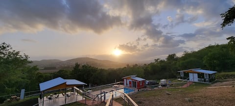 Welcome to Your Tranquil Getaway Families of 16