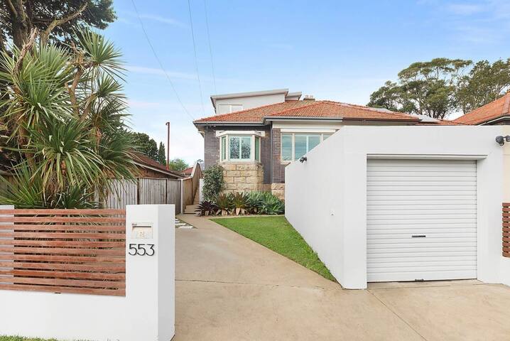 5 bed/3 bath with a pool & 5 min walk to the beach gallery image 5