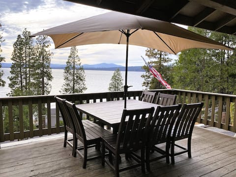 Lake Almanor Panoramic Lake Views Home w/ Hot Tub