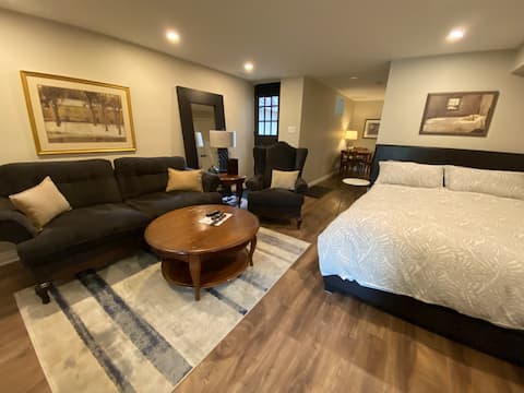 Successful Airbnb property: Cozy suite in the Beaches area of Toronto in Beaches—East York