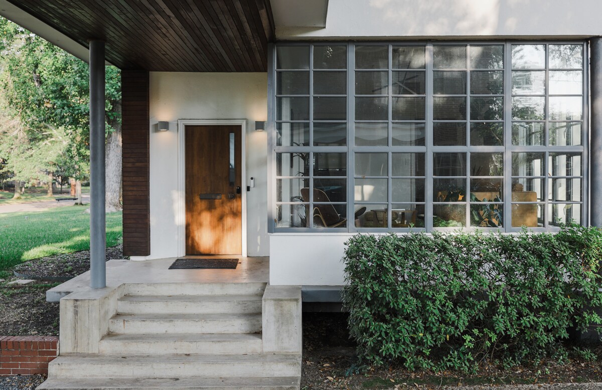 Mid-Century Masterpiece: LA