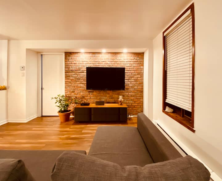 Lovely 2bedroom apt. at the heart of LePlateau Condominiums for