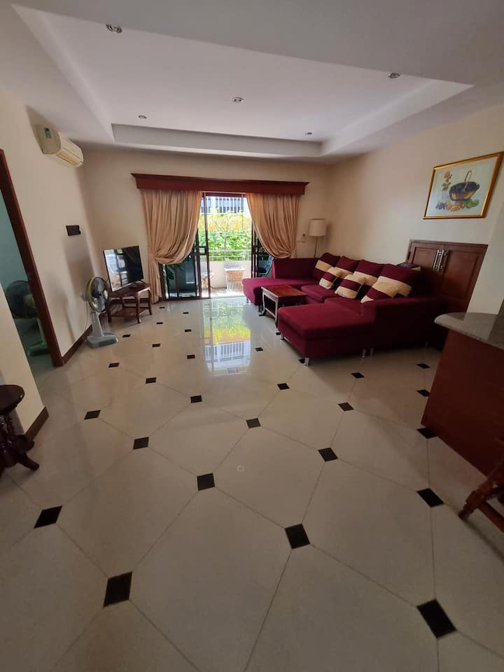 Lovely 2 Bedroom Apartment Next To Pool - Pattaya