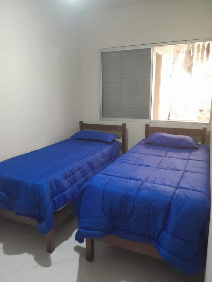 Стая за акули!

2 единични легла
+ 2 единични матрака