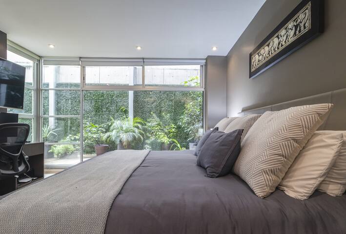 Exclusive oasis in Las Lomas, CDMX premiere area gallery image 5