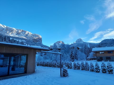 Dumbria, Chalet in the Dolomites for 17 pax
