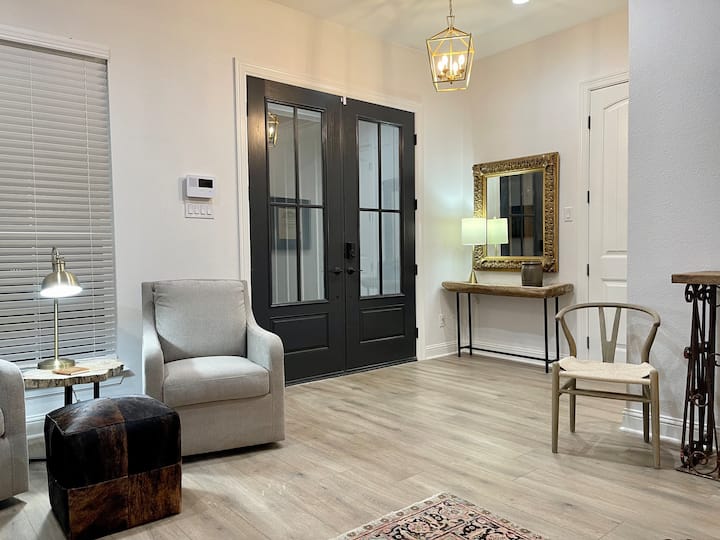 The Gray Manor - Waxahachie, TX