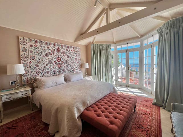 Exquisite 2 Bedroom Ocean View House with Pool