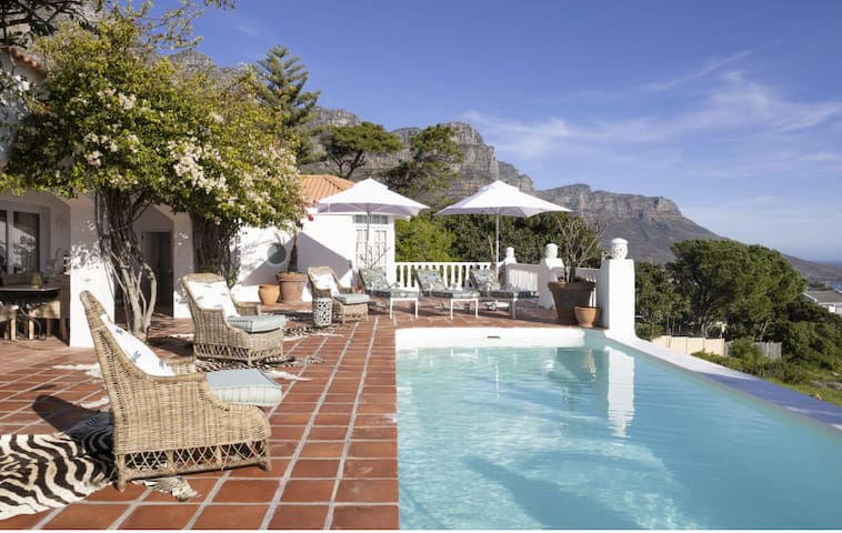 Cheerful 3 Bedroom Villa with pool and garden