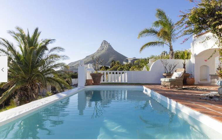 Cheerful 3 Bedroom Villa with pool and garden gallery image 4