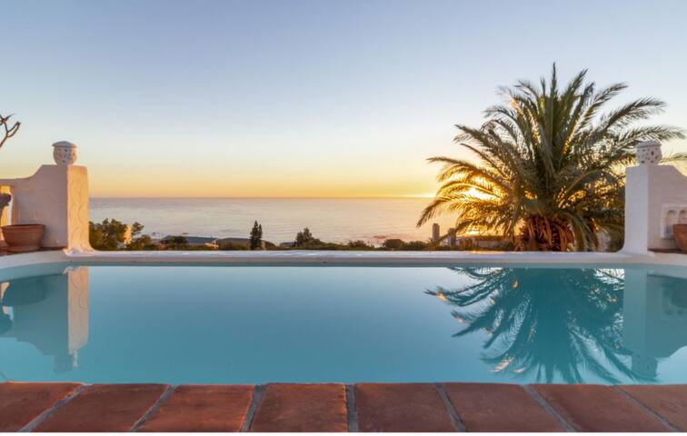Exquisite 2 Bedroom Ocean View House with Pool gallery image 4