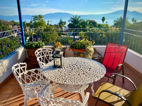 Top Airbnb: Blue Door Cottage in Ajijic