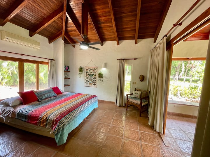 Casa De Fifi- Blue Zone Villa Near Secluded Beach - Costa Rica