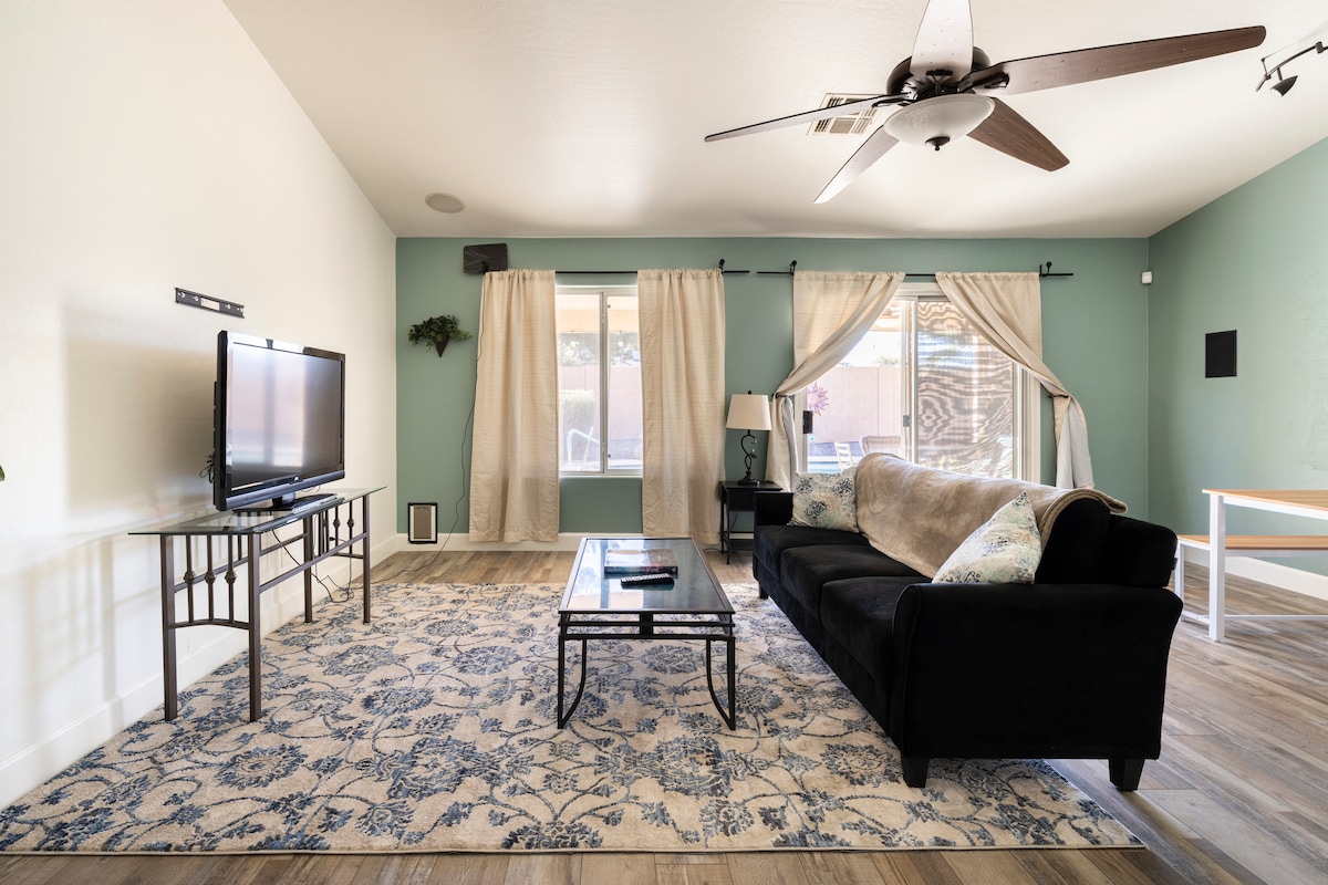 Successful Airbnb property: Cheerful South Mountain Home (Chase Field 6 Miles) in South Mountain