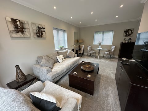 Top Airbnb: New Luxury semi-detached house in Hart