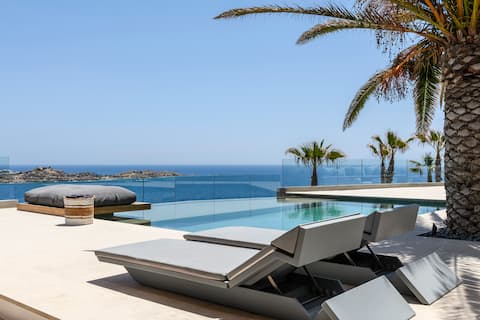 Villa Lilium II-Sanctuary overlooking Psarou Bay