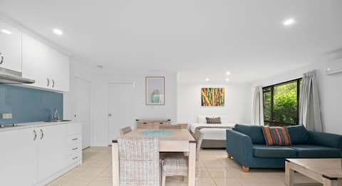 Successful Airbnb property: The Beach Hut @ Aanuka Resort in Coffs Harbour