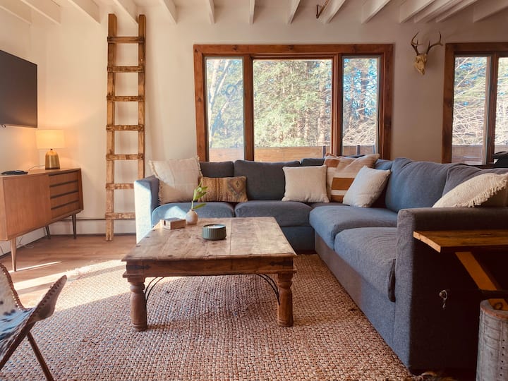 Newly Renovated Chalet, 9 Min To Mt. Snow - Wilmington, VT