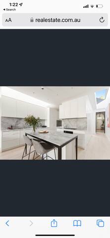 Modern 3 bedroom home minutes from beach and CBD gallery image 3