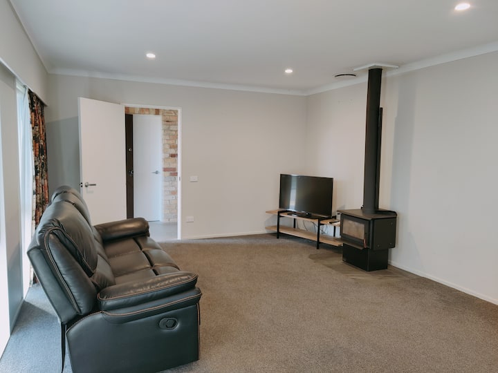 Two Bedroom House Near To Town - Whanganui