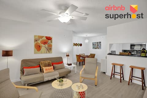 Newly renovated Yacht Club Aventura free parking