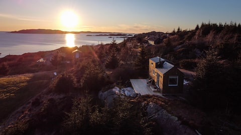 Micro-house at wonderful Brimnes on Byrknesøy
