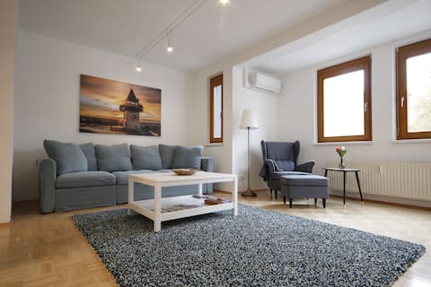 Top Airbnb: Quiet apartment with parking centrally located in Eggenberg in Eggenberg