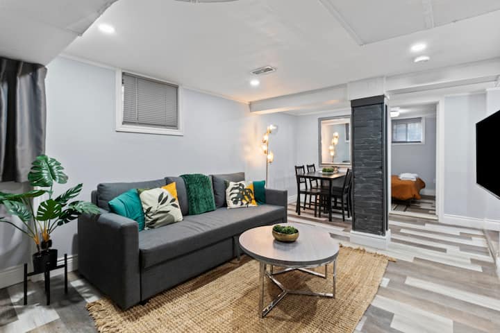 Quaint Clean 2br | Dt Windsor | Lndry & Prkng Inc - Windsor