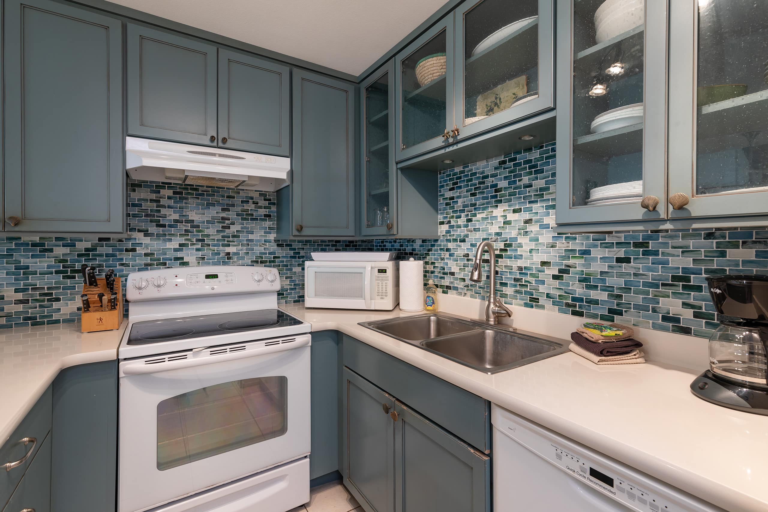 Condo in Kihei · ★4.82 · 2 bedrooms · 4 beds · 2 baths - Image 6