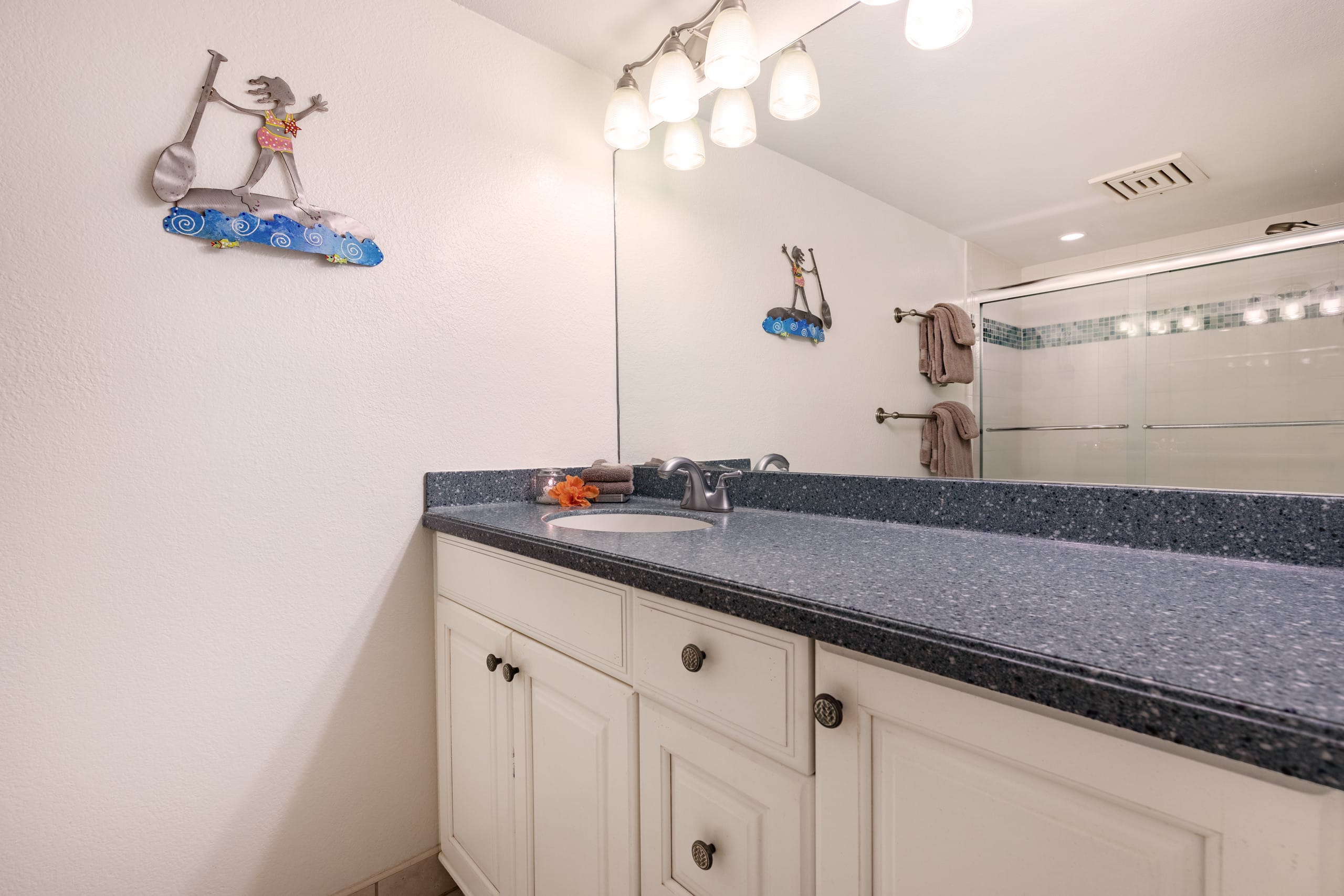 Condo in Kihei · ★4.82 · 2 bedrooms · 4 beds · 2 baths - Image 15