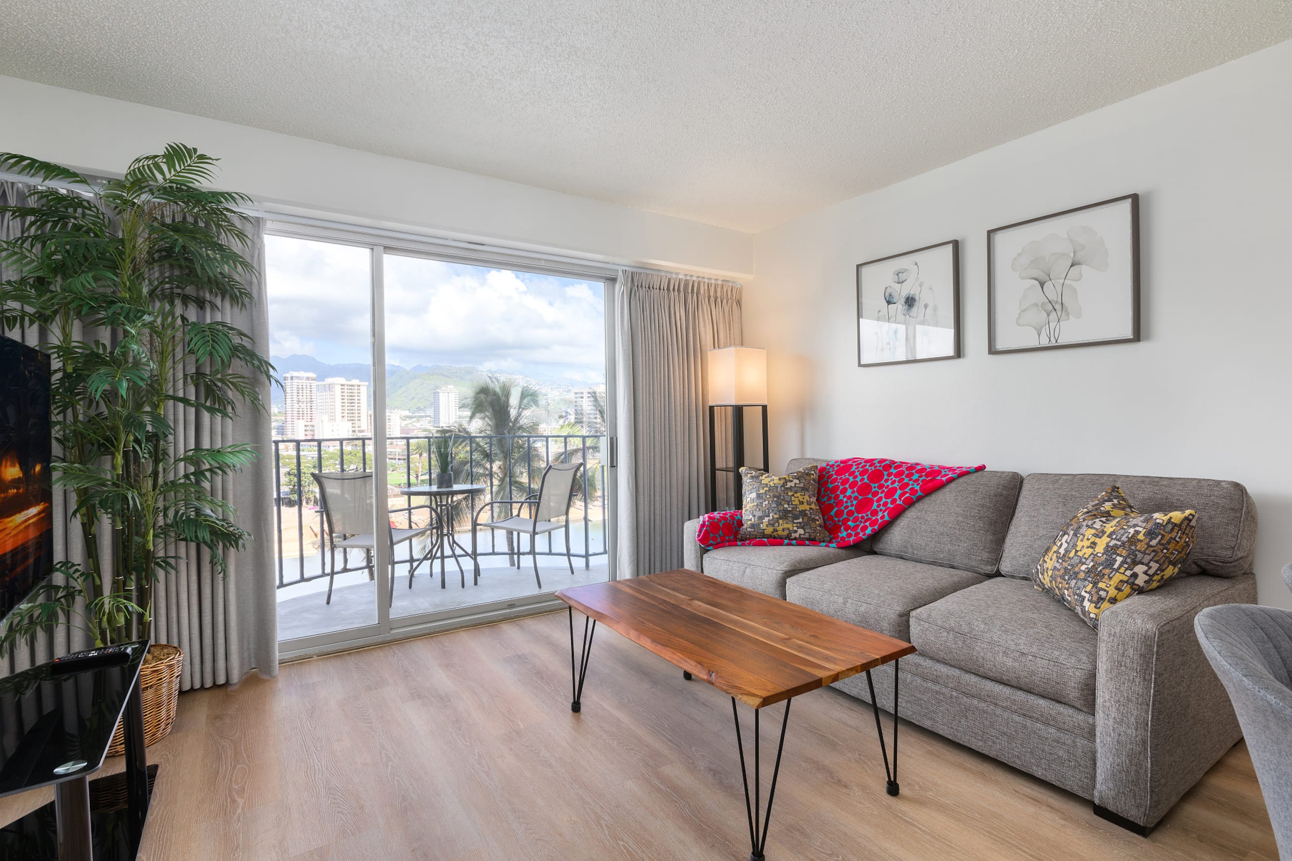 01 FREE Parking/10 min beach/2br-Waikiki/Ala Moana - Image 2