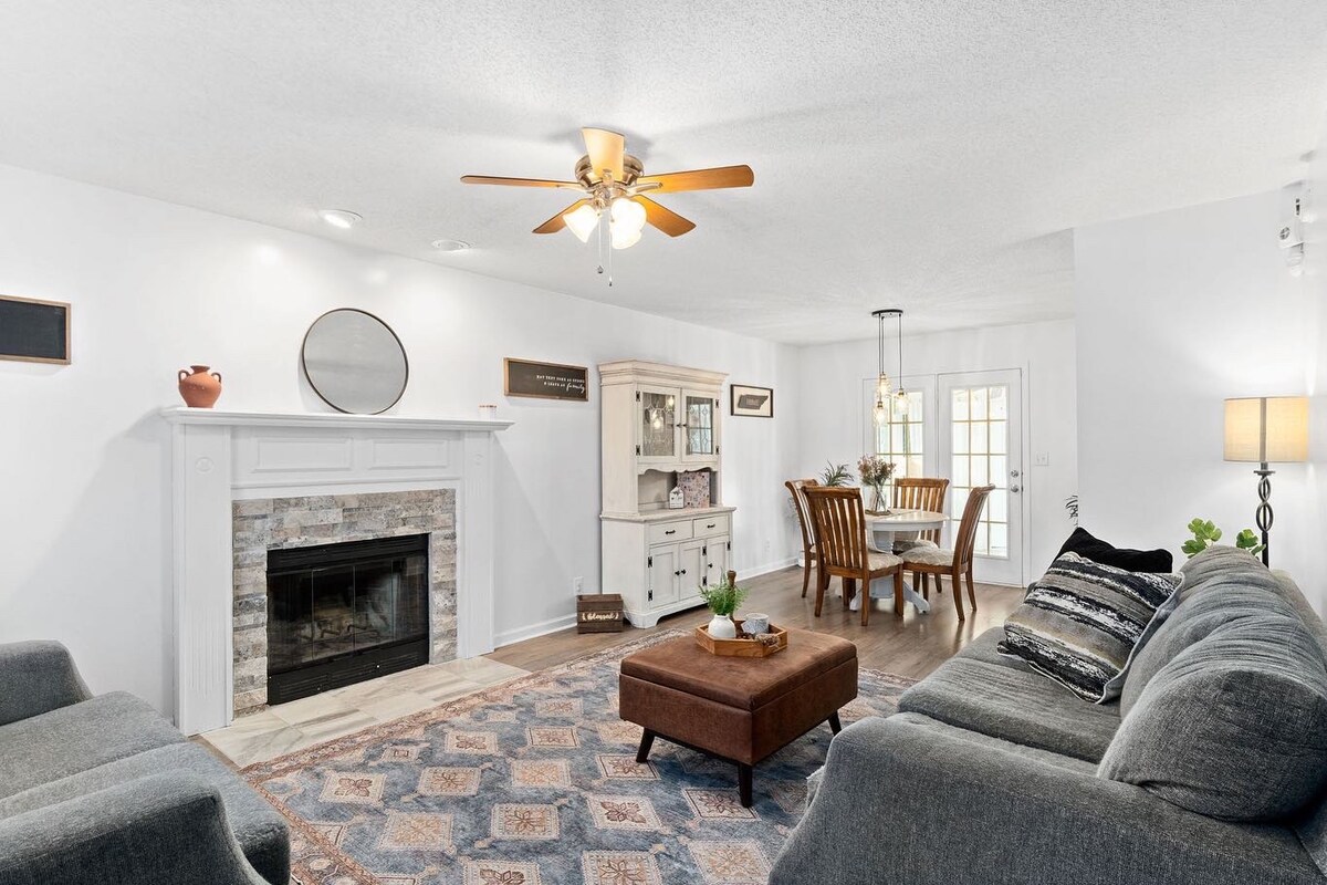Popular Airbnb listing: Cozy 3 Bedroom Home in Clarksville
