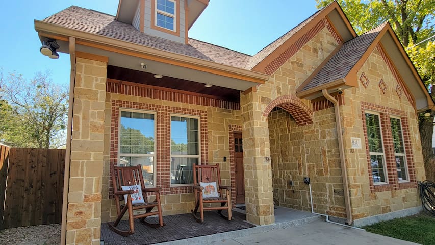 Enchanting Home near downtown Dallas!