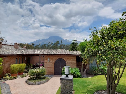 In Town Center! Private Compound House/Guest House