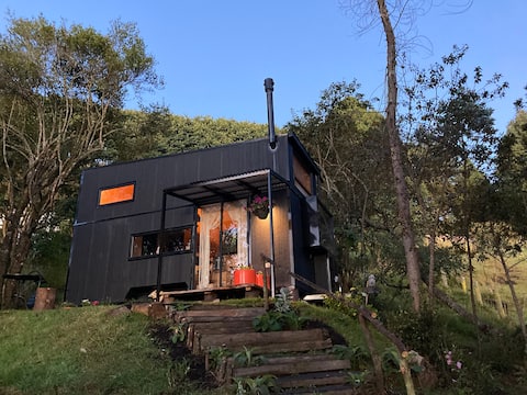 Tiny House · Via La Calera · Nature and recharge