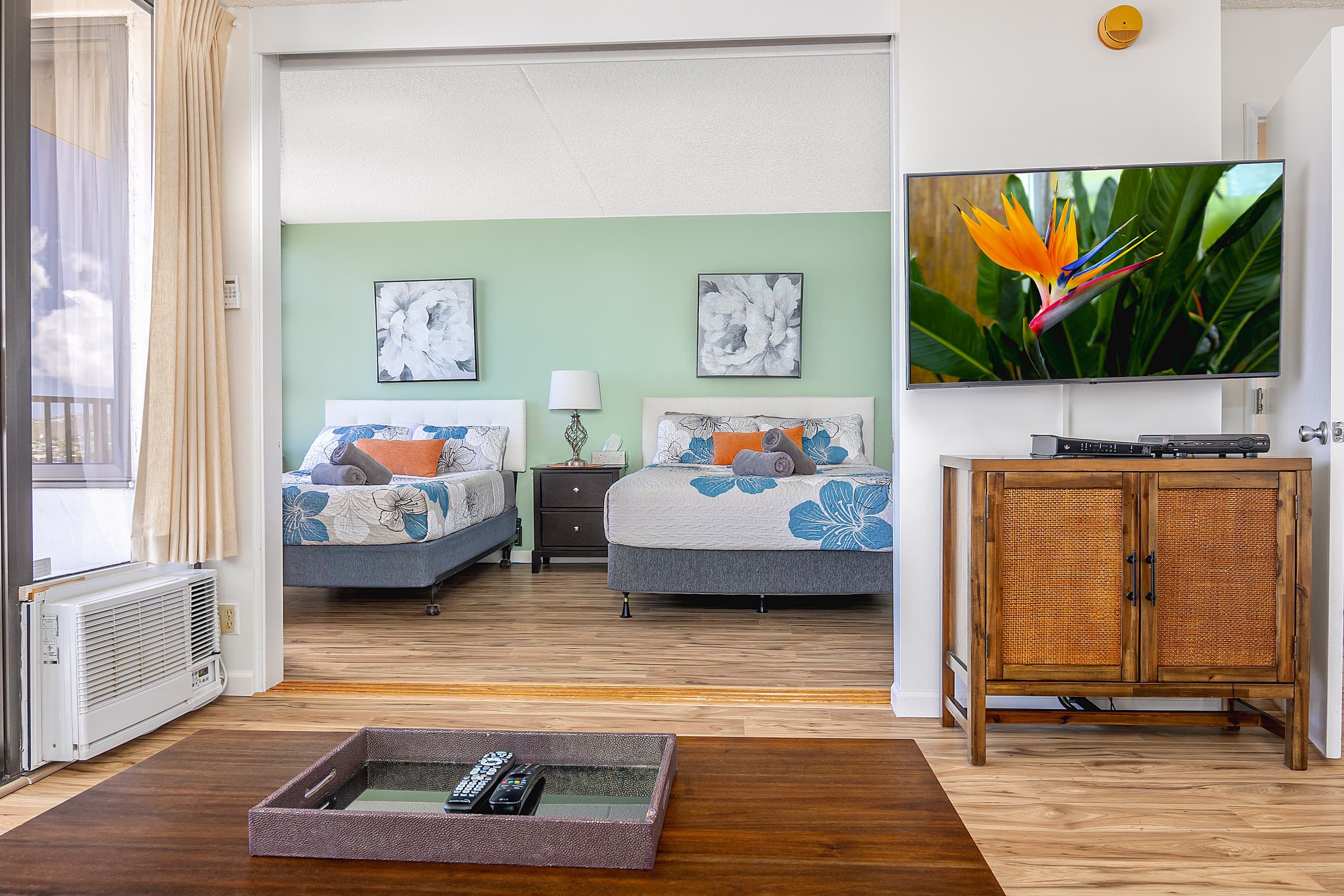 Condo in Honolulu · ★4.91 · 1 bedroom · 3 beds · 1 bath - Image 3
