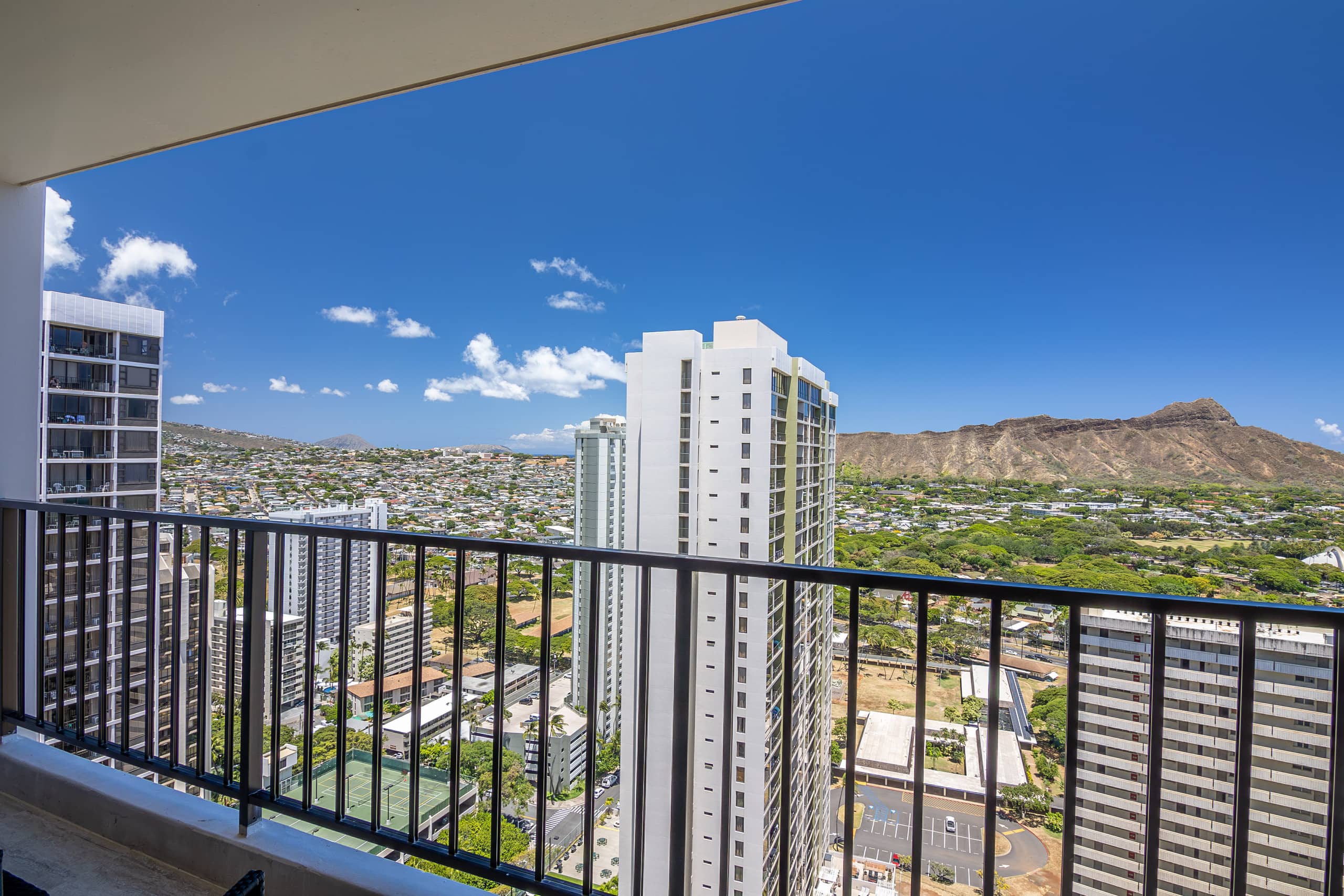 Condo in Honolulu · ★4.91 · 1 bedroom · 3 beds · 1 bath - Image 15