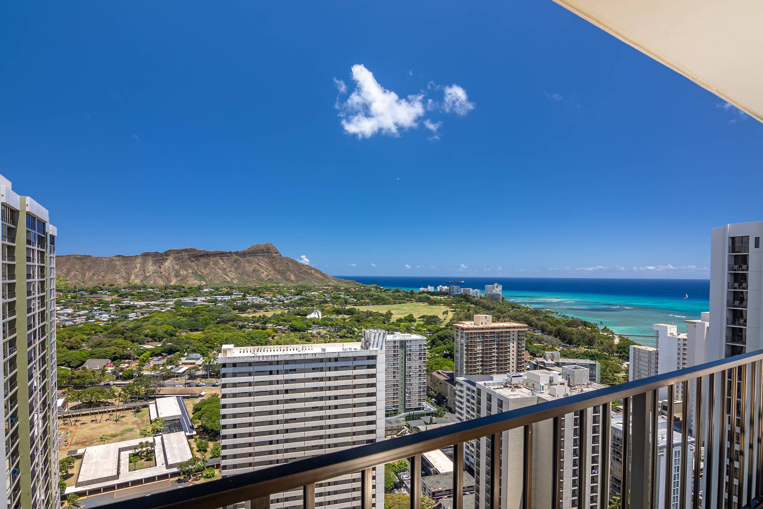 Condo in Honolulu · ★4.91 · 1 bedroom · 3 beds · 1 bath - Image 7