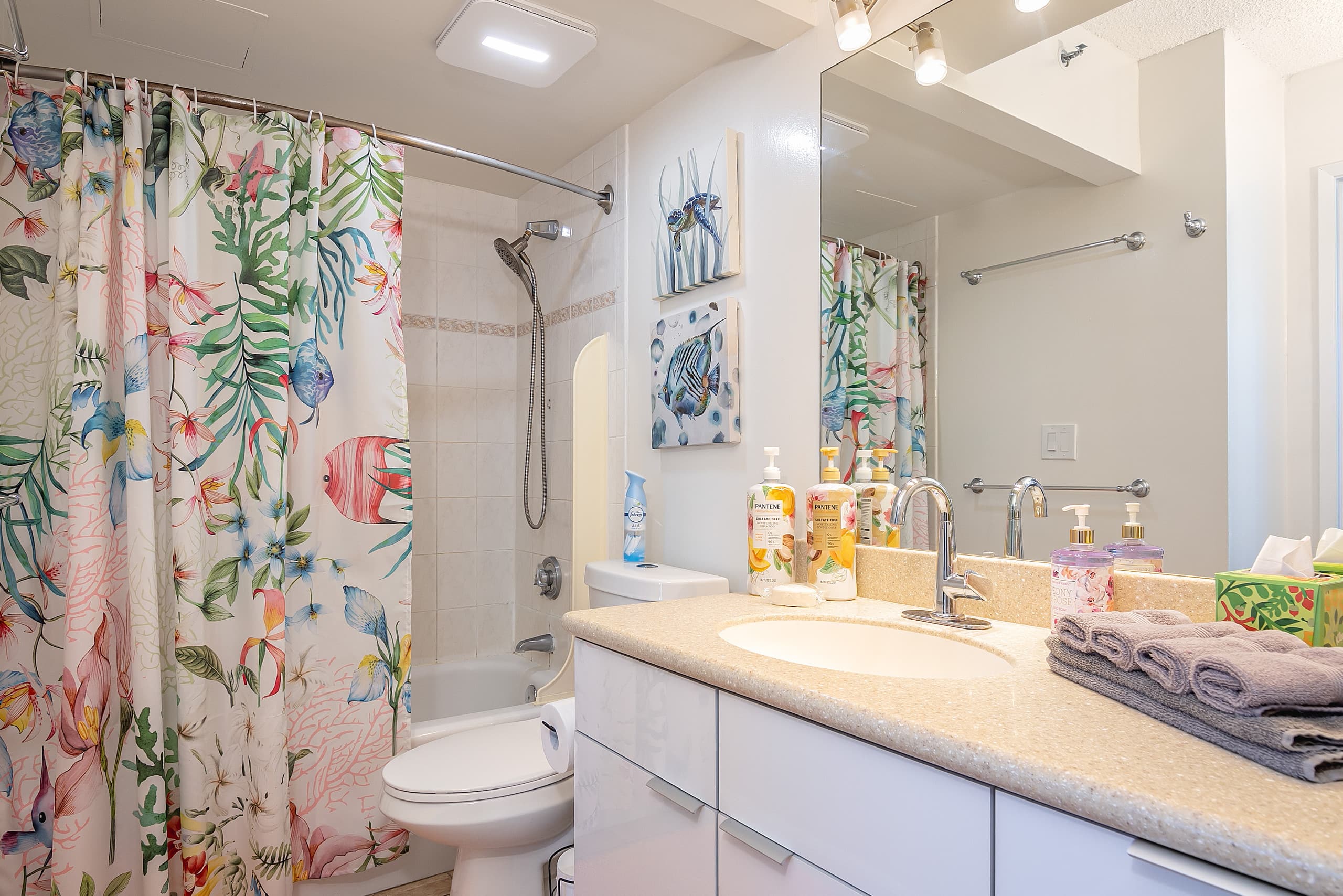 Condo in Honolulu · ★4.91 · 1 bedroom · 3 beds · 1 bath - Image 10