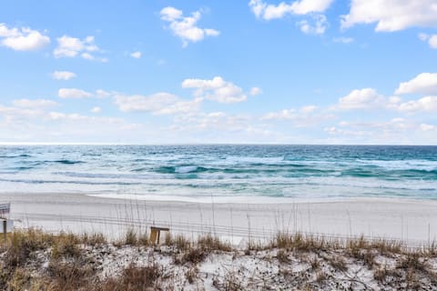 Top Airbnb: Sandy Feet (Include Beach Services) - 10D in Miramar Beach